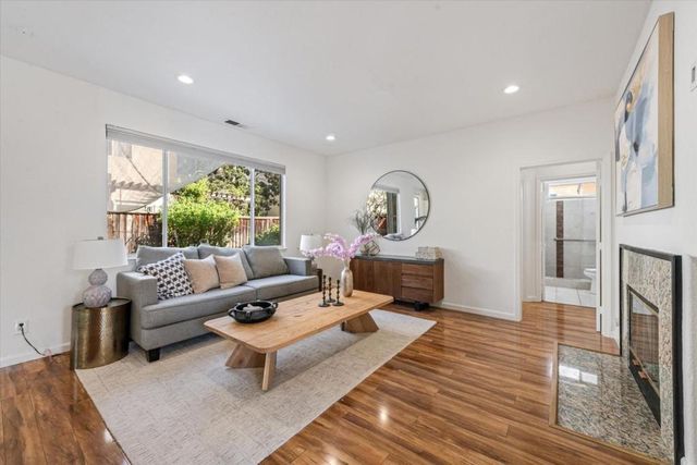 2231 Esperanca Avenue, Santa Clara, CA 95054