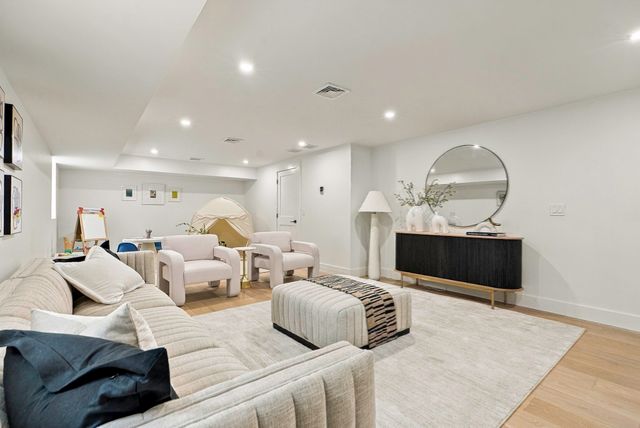 641 Chestnut Hill Avenue, Brookline, MA 02445