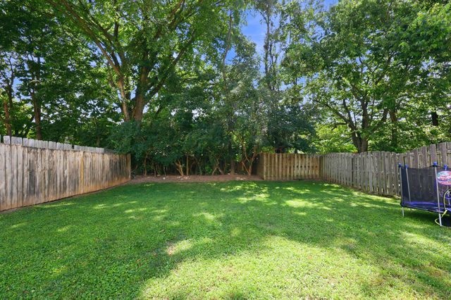 3009 Many Oaks Park, Lexington, KY 40509