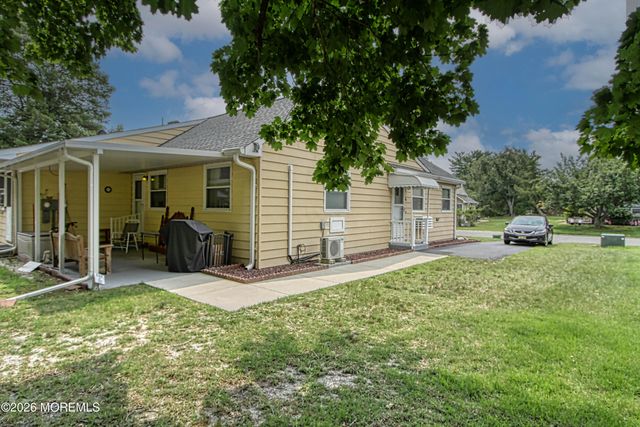 6 Crockett Lane A, Whiting, NJ 08759