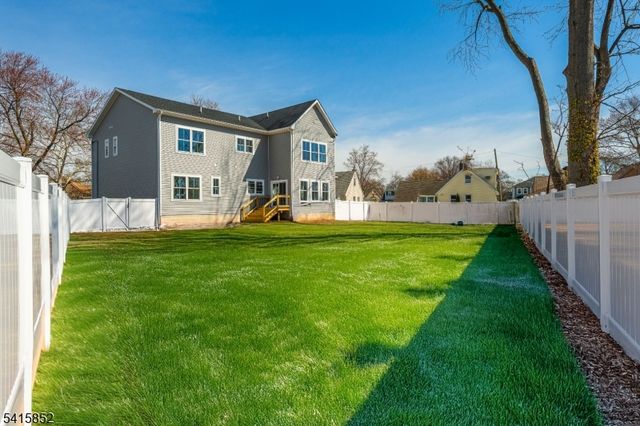 302 West Ln, Clark Twp., NJ 07066