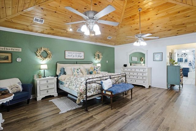 6130 Peninsula Circle, Athens, TX 75752