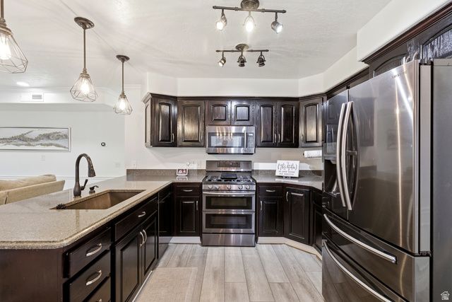 1182 COUNTRY RIDGE DR, South Jordan, UT 84095