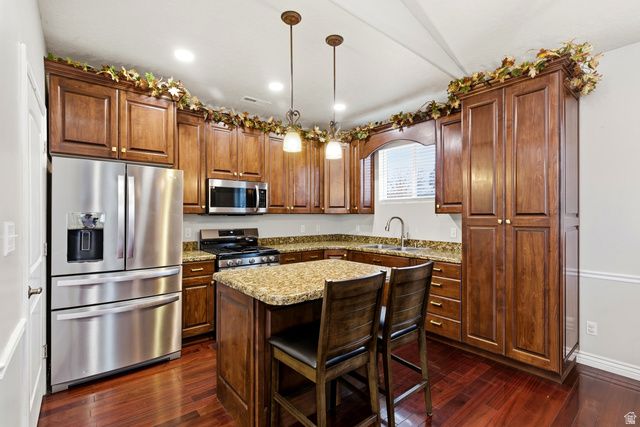 1182 COUNTRY RIDGE DR, South Jordan, UT 84095