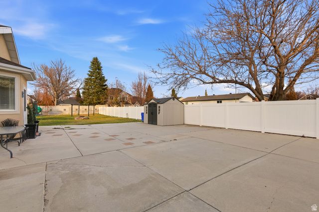 1182 COUNTRY RIDGE DR, South Jordan, UT 84095