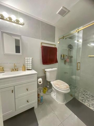 4518 NW 185th St, Miami Gardens, FL 33055