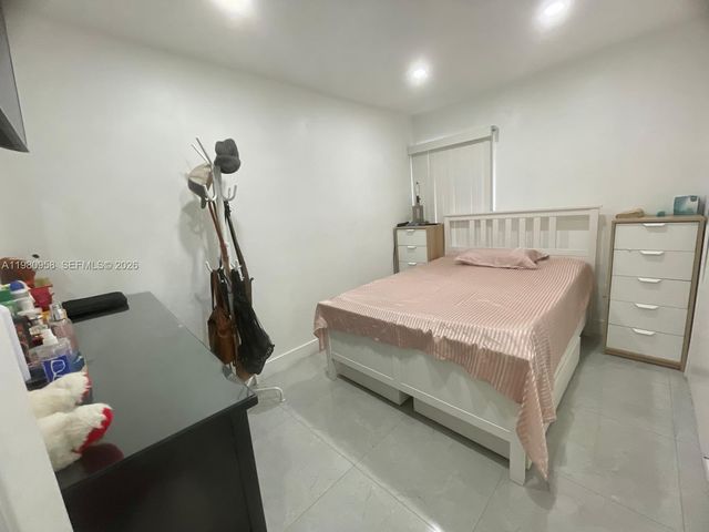 4518 NW 185th St, Miami Gardens, FL 33055