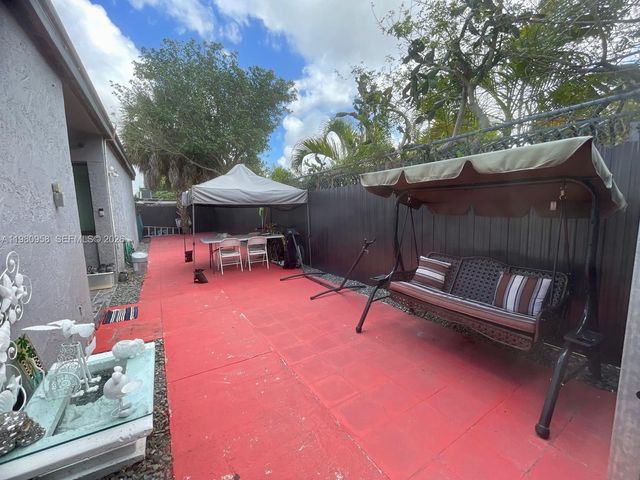 4518 NW 185th St, Miami Gardens, FL 33055