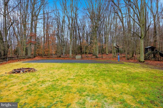 1518 COMMISSIONERS RD, Mullica Hill, NJ 08062