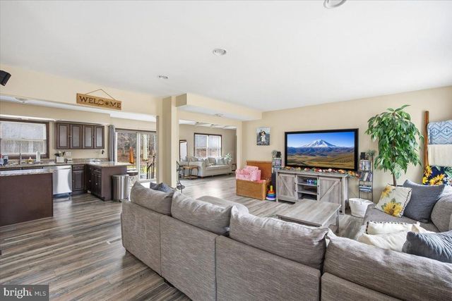 1518 COMMISSIONERS RD, Mullica Hill, NJ 08062