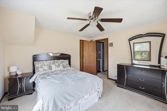 1518 COMMISSIONERS RD, Mullica Hill, NJ 08062