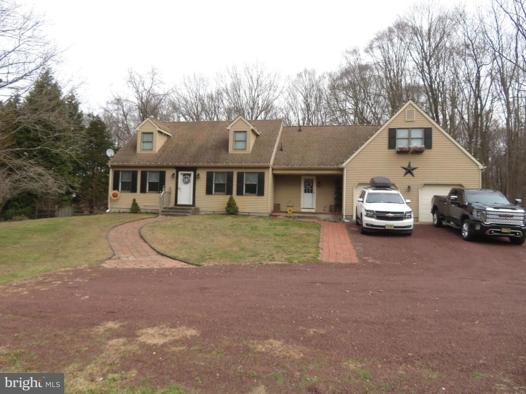 1518 COMMISSIONERS RD, Mullica Hill, NJ 08062