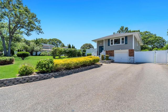 220 Adirondack Drive, Selden, NY 11784