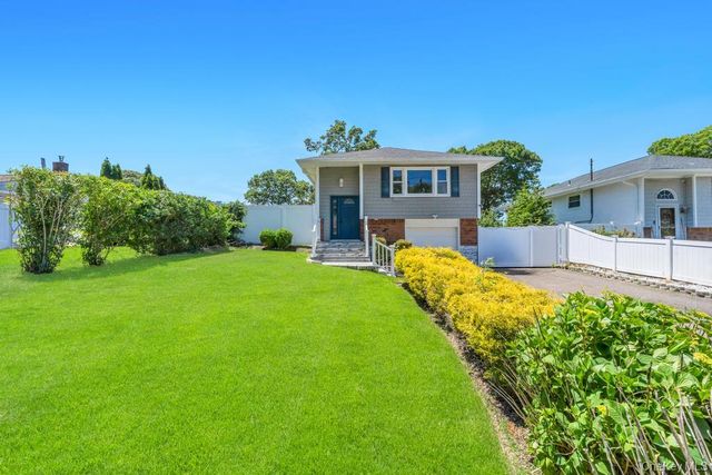 220 Adirondack Drive, Selden, NY 11784