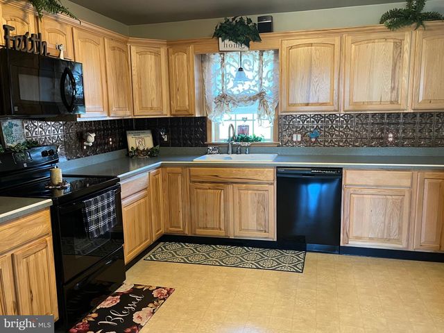 3843 DRESSLER RIDGE RD, Mount Pleasant Mills, PA 17853