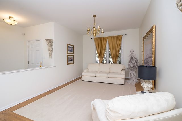 6 Sherwood Court, Lake In The Hills, IL 60156