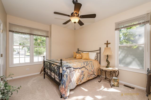 6 Sherwood Court, Lake In The Hills, IL 60156