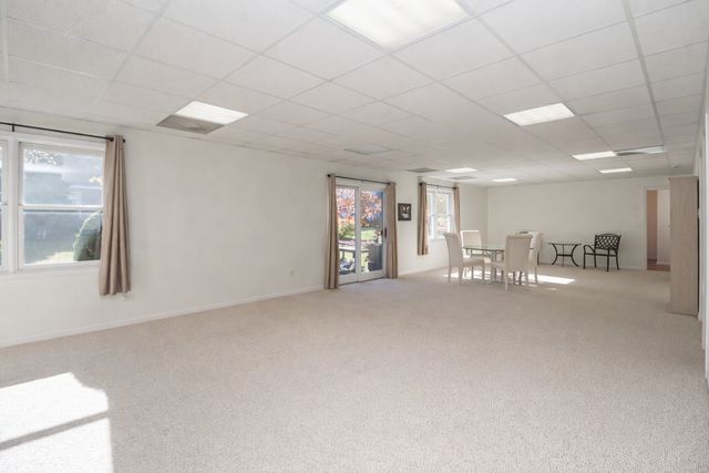 6 Sherwood Court, Lake In The Hills, IL 60156