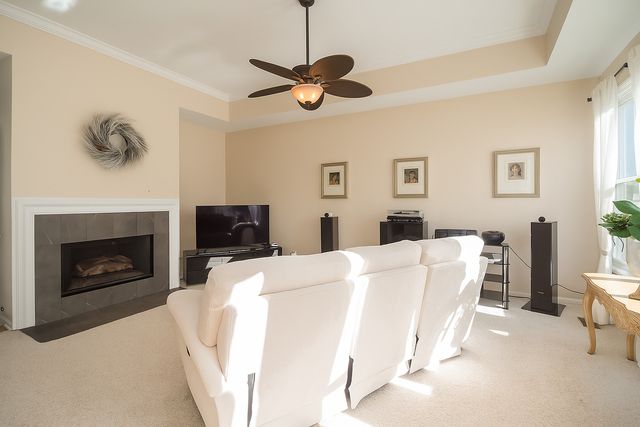 6 Sherwood Court, Lake In The Hills, IL 60156