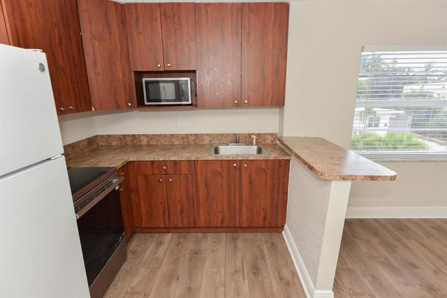 605 N Federal Highway 9, Lake Worth Beach, FL 33460