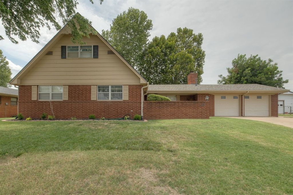 1017 Queensboro Place, Yukon, OK 73099