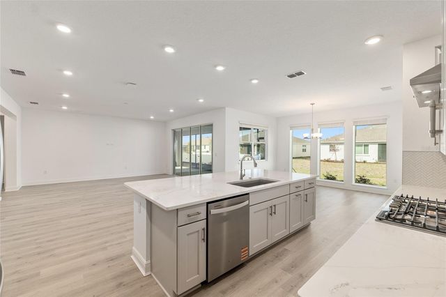 10139 SW 82ND PLACE ROAD, Ocala, FL 34481