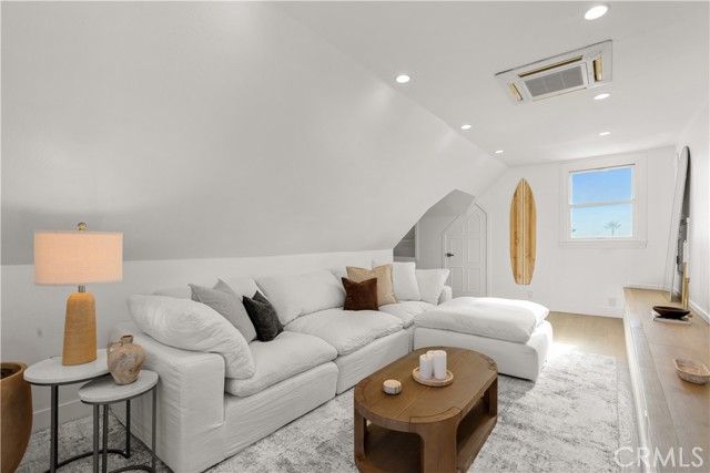 739 Manzanita, Laguna Beach, CA 92651