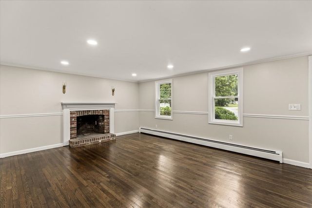 3 Thoreau Dr, Barnstable, MA 02632