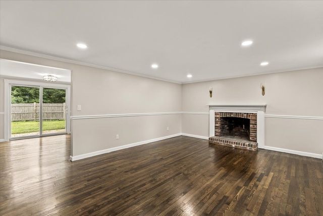 3 Thoreau Dr, Barnstable, MA 02632