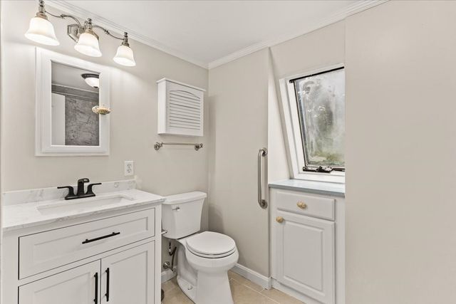 3 Thoreau Dr, Barnstable, MA 02632