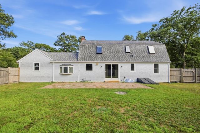 3 Thoreau Dr, Barnstable, MA 02632