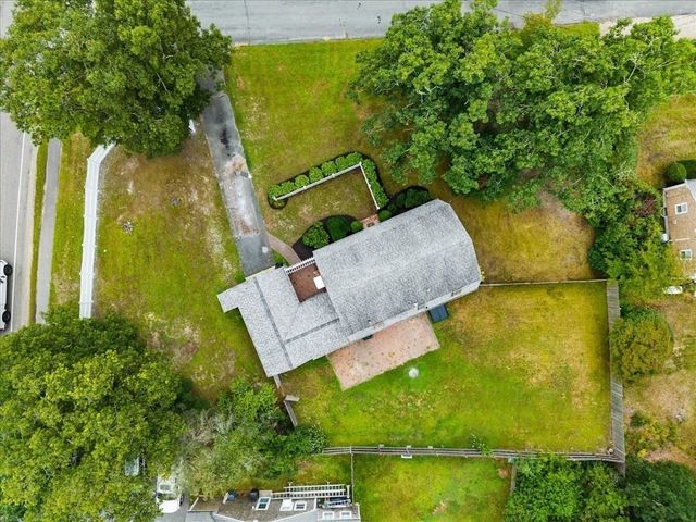 3 Thoreau Dr, Barnstable, MA 02632