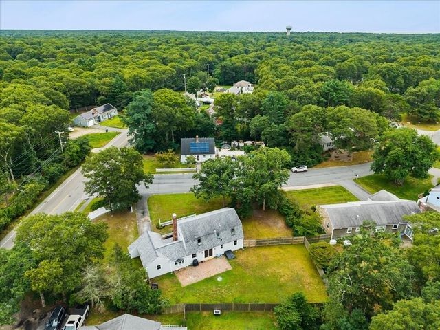 3 Thoreau Dr, Barnstable, MA 02632