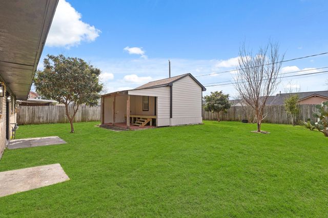 9231 Cobbleshire Drive, Houston, TX 77037