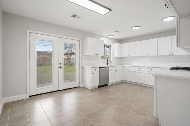 9231 Cobbleshire Drive, Houston, TX 77037