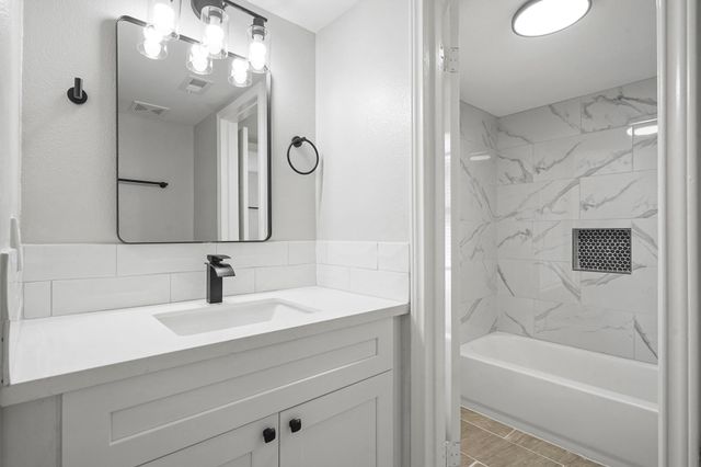 9231 Cobbleshire Drive, Houston, TX 77037