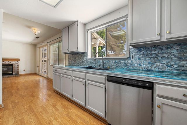304 Cassidy Ct, Modesto, CA 95356
