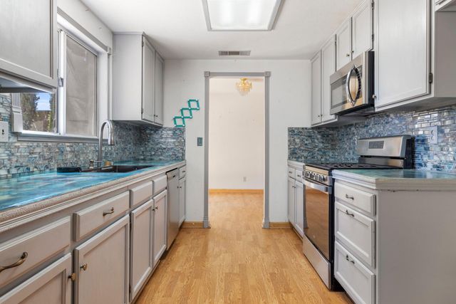 304 Cassidy Ct, Modesto, CA 95356