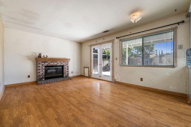 304 Cassidy Ct, Modesto, CA 95356