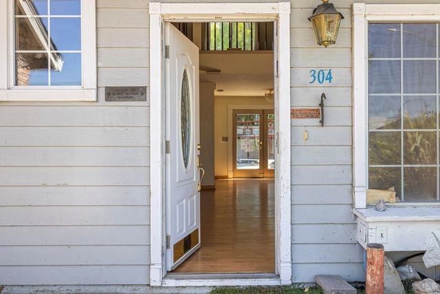 304 Cassidy Ct, Modesto, CA 95356