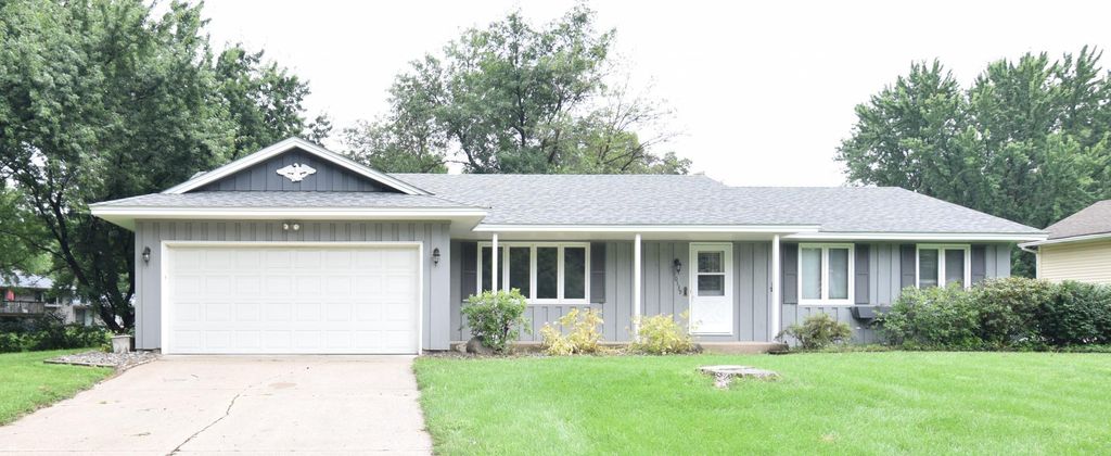 10139 Verdin Circle NW, Coon Rapids, MN 55433