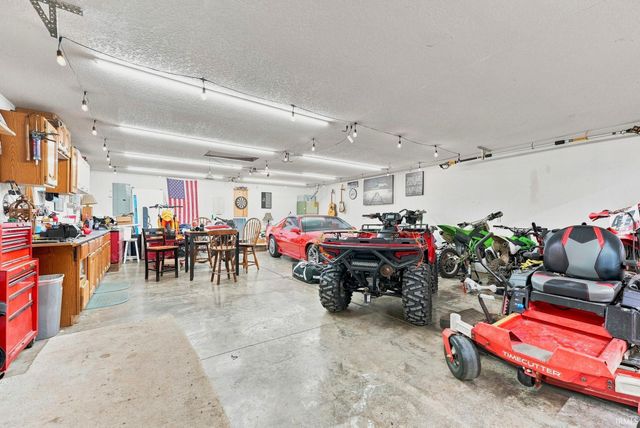 10920 Auburn Road, Fort Wayne, IN 46845