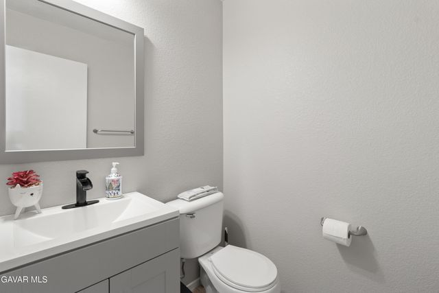 45064 18th Street, Lancaster, CA 93535