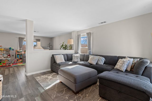 45064 18th Street, Lancaster, CA 93535