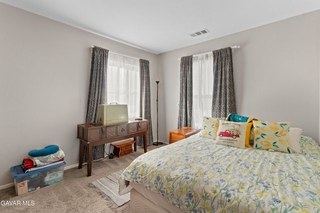 45064 18th Street, Lancaster, CA 93535