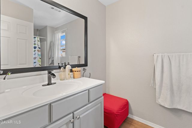 45064 18th Street, Lancaster, CA 93535