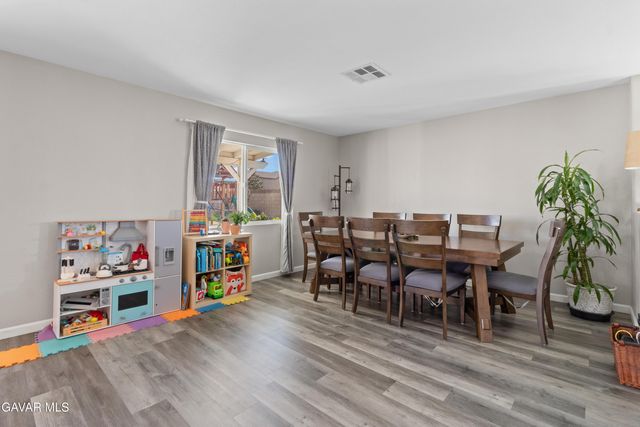 45064 18th Street, Lancaster, CA 93535