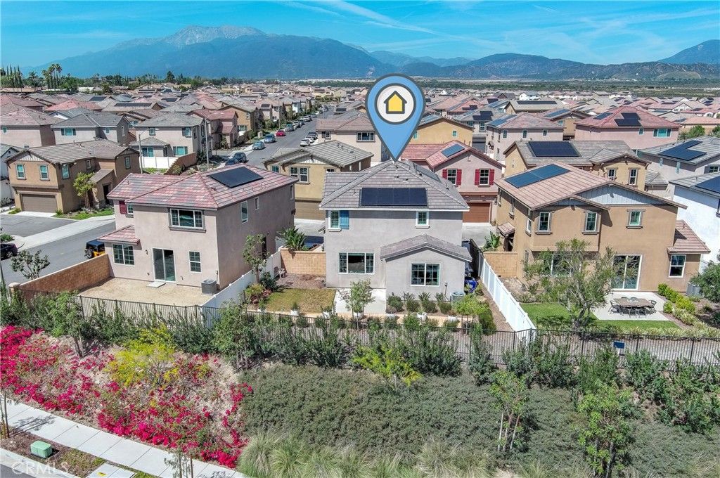 2431 Gunner Ridge Way, Rialto, CA 92377