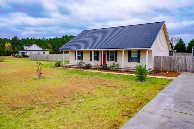 3007 Sun Creek Lane, Blackshear, GA 31516