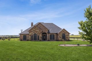 3076 W Alamosa Drive, Terrell, TX 75160
